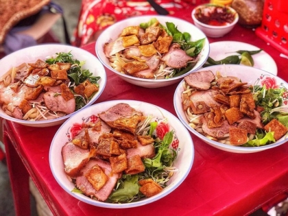 Must-try street food options for a day trip to Hoi An