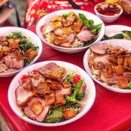 Must-try street food options for a day trip to Hoi An